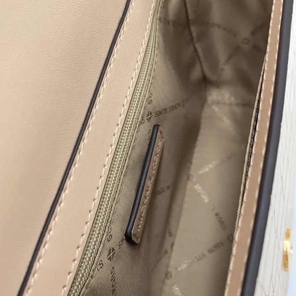 MICHAEL KORS MERCER SMALL CLUTCH XBODY BUFF - Picture 12 of 16